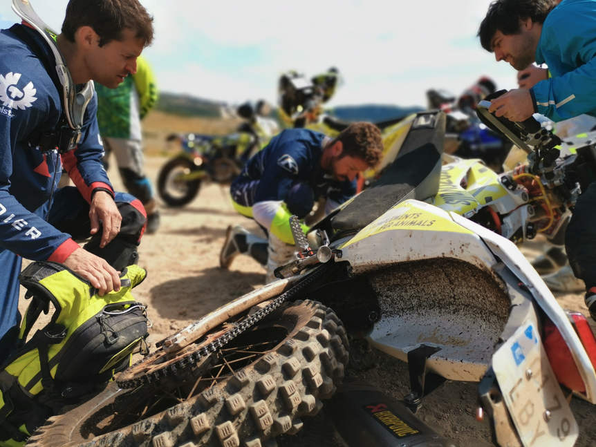 Dinaric Rally claims first broken bikes