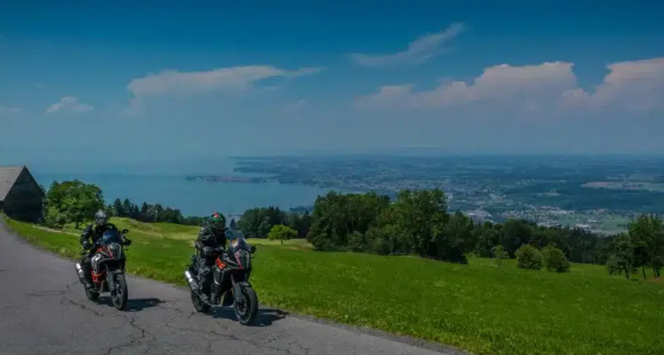 Motorradfahren auf der zweitgrößten Insel des Mittelmeers mit ausgebildeten Fahrtechniktrainern