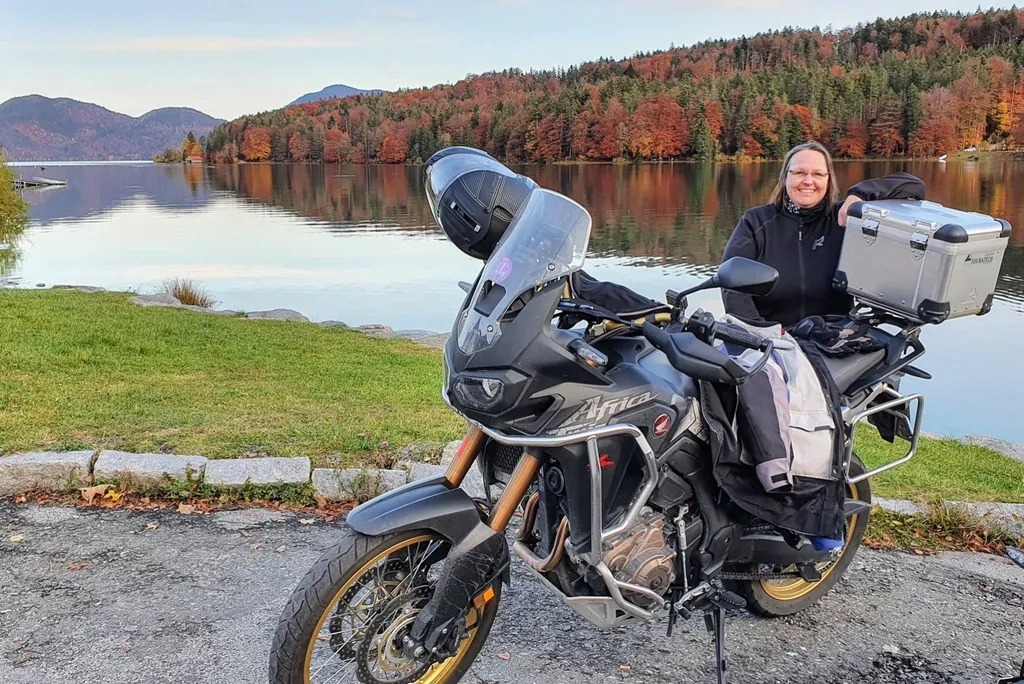 Du hast nach dem Führerschein bereits erste Tour-Erfahrungen gesammelt, oder steigst nach längerer Pause wieder ein?

Du willst Berge, Sonne, beeindruckendes Panorama, leckeres Essen und natürlich Kurven und Kehren ohne Ende?

Dann bist du hier genau richtig.