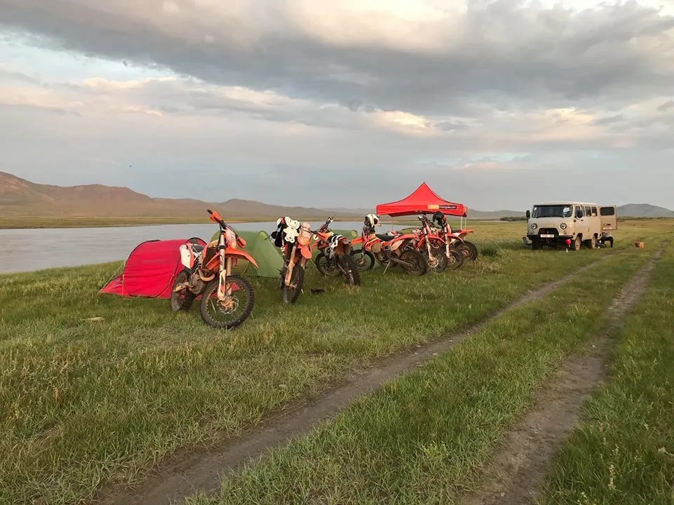 Motorradreise Mongolei: Enduro Tour ins Vulkanland