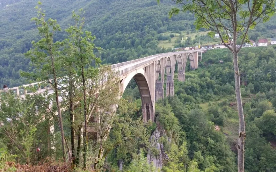 Motorradreise Montenegro: Berge & Adriaküste