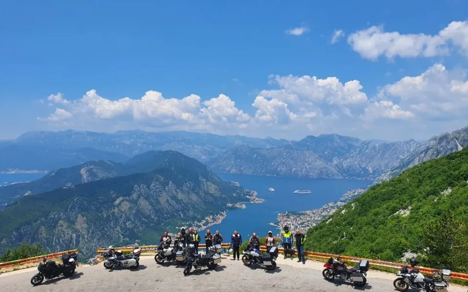 Motorradreise Montenegro: Berge & Adriaküste