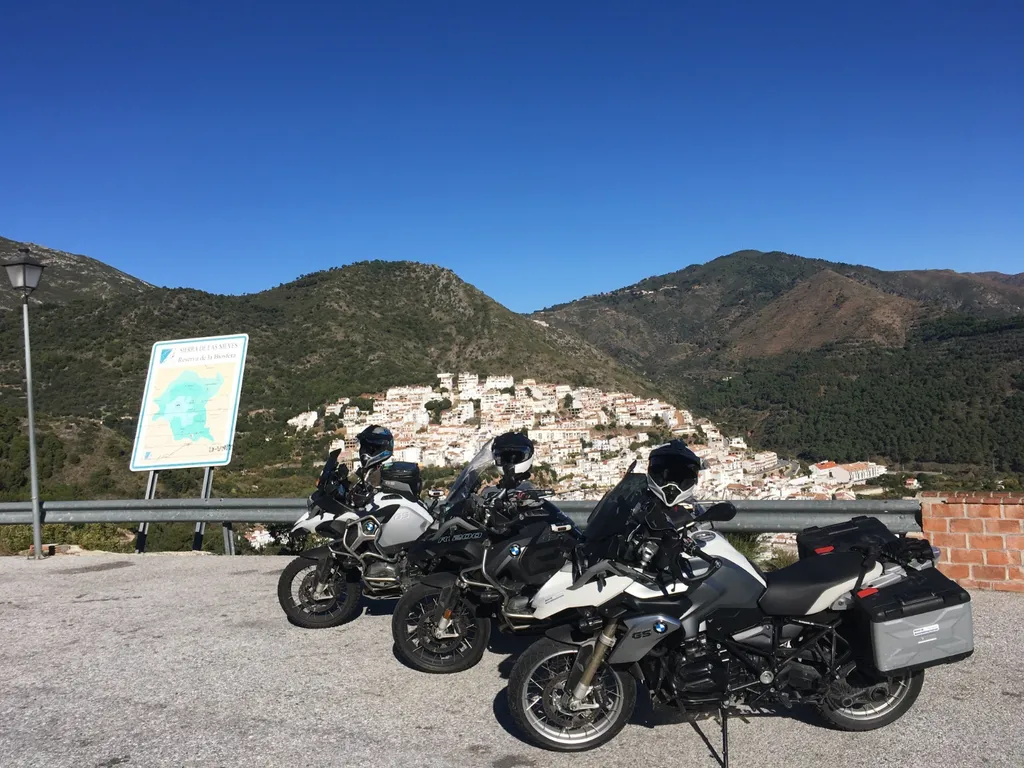 Andalusia Motorcycle Tour: Júzcar & Sierra Nevada