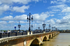 Motorrad-Transport: Motorradtransport: Bordeaux, Frankreich